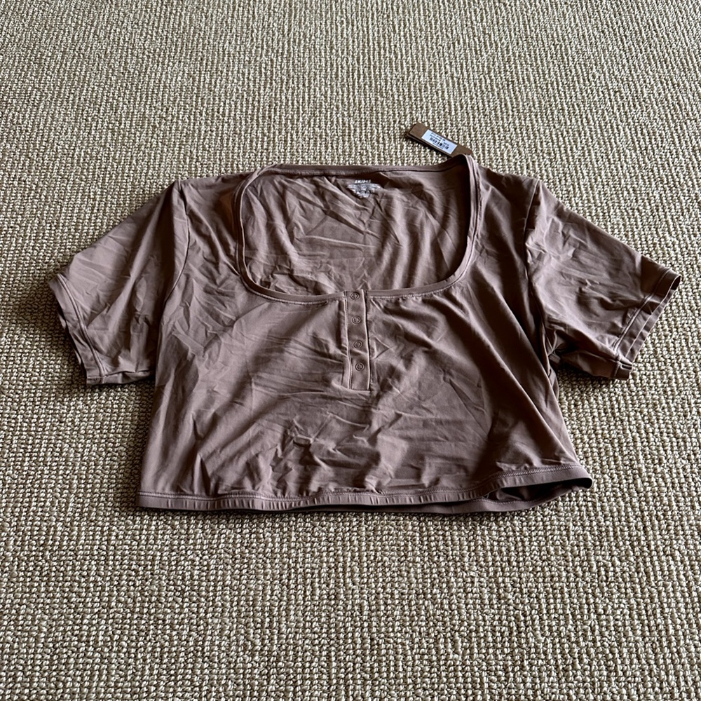 Skims Sienna Fits Everybody Henley Cropped Short Sleeve Top, Size 2X NWT